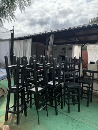Sillas Altas Negras de Madera se venden