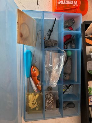 Kit de pesca con señuelos y carretes