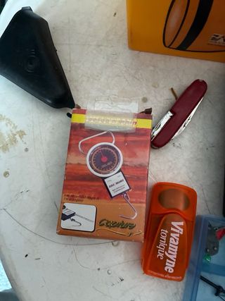 Kit de pesca con señuelos y carretes