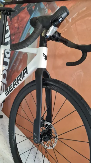 Berria Allroad Elite Apex Talla M