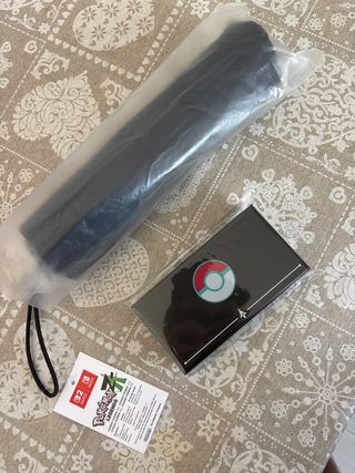 Paraguas y Pines Pokémon