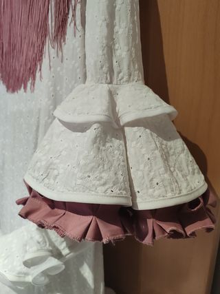 Traje de flamenca blanco con volantes