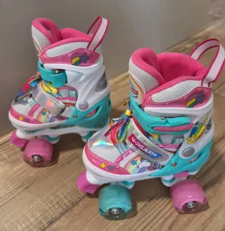 Patines infantiles unicornio arcoíris, talla 30-33