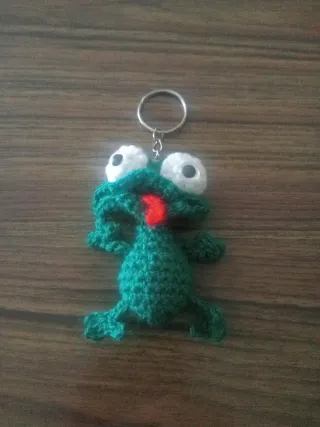 Llavero rana crochet