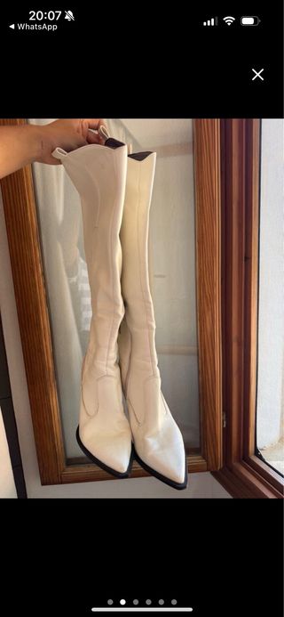 Botas blancas de caña alta