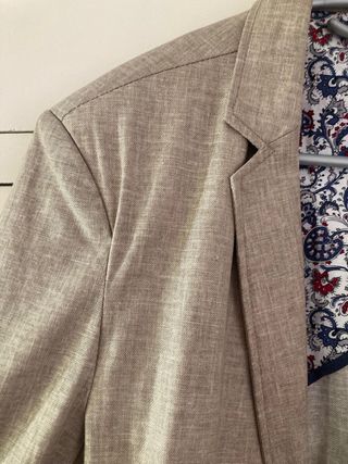 Americana de lino beige con forro estampado