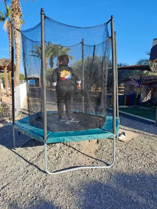 Cama elástica infantil con red de seguridad