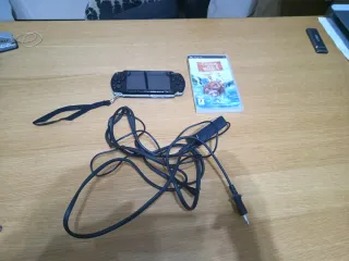 Sony PSP Negra + Juego Colegas en el Bosque