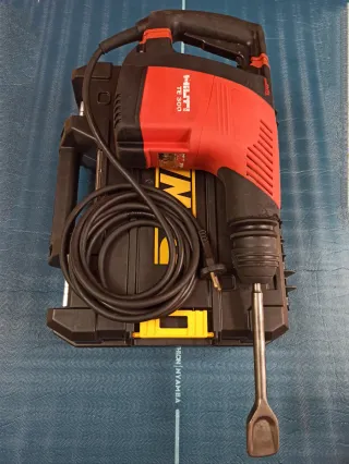 Martillo HILTI TE 300 AVR con maletín