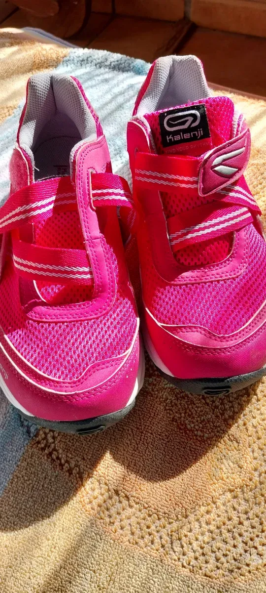 Zapatillas deportivas rosas y blancas kalenji