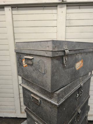 Baúles metálicos avión. Vintage. Metálicos