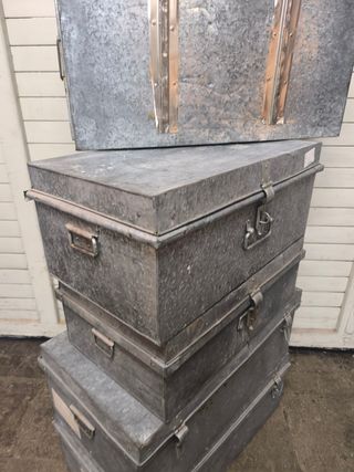 Baúles metálicos avión. Vintage. Metálicos