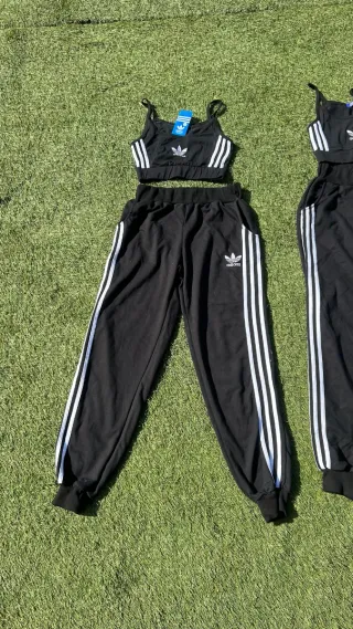 Conjunto deportivo Adidas mujer negro