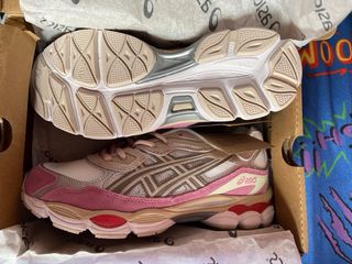 Asics Beige y Rosa