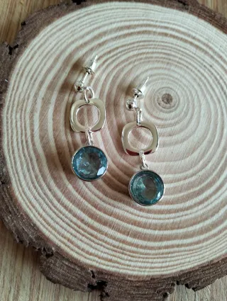 Pendientes plateado y cristal celeste 