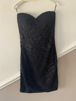 Tubino nero elegante con paillettes