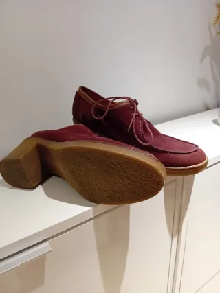 Zapatos de tacón de ante burdeos