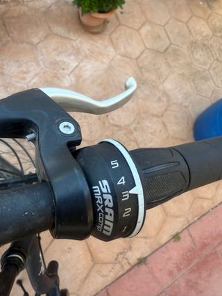 Bicicleta de paseo negra