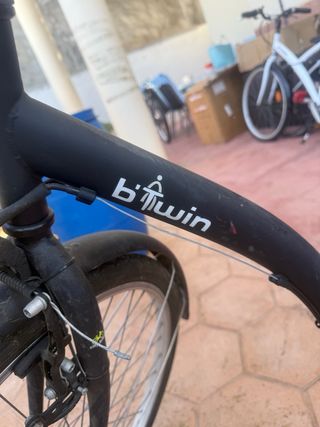 Bicicleta de paseo negra