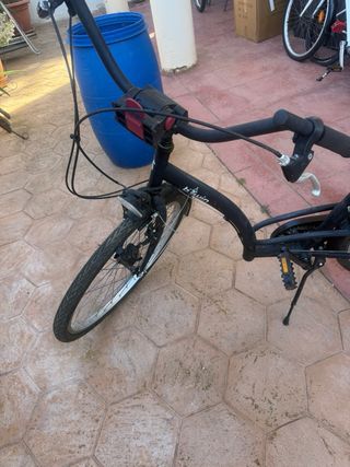 Bicicleta de paseo negra