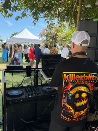 DJ y equipo de sonido para eventos