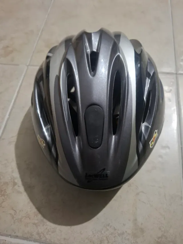 Casco de Bicicleta Gris y Plateado