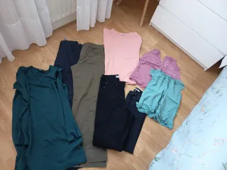 Set di abbigliamento da donna in varie taglie