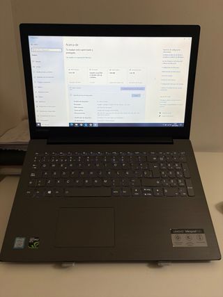 Lenovo IdeaPad 330-15ICH 81FK Portátil
