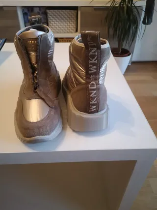 Botines de piel mujer beige y oro