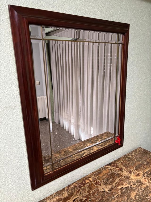 Espejo marco madera y detalles dorados