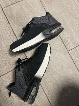 Zapatillas de seguridad negras y grises