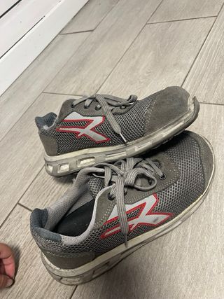 Botas de seguridad power 
en buen estado !! 