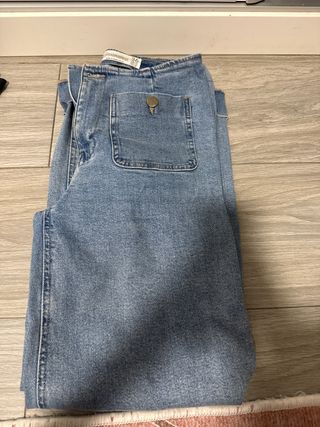 Pantalón vaquero Stradivarius Talla 36