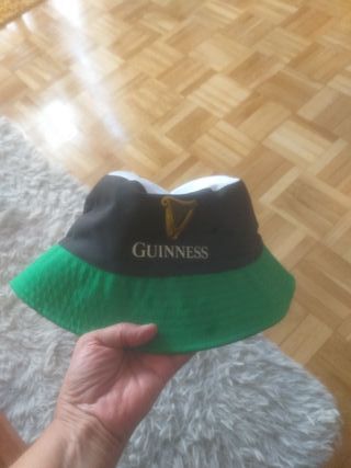 Gorro bucket Guinness negro y verde
