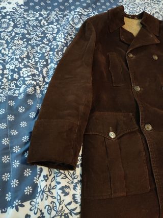 Abrigo de pana marrón oscuro Elegante