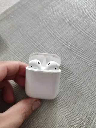 Airpods 2ª Gen Apple Blancos