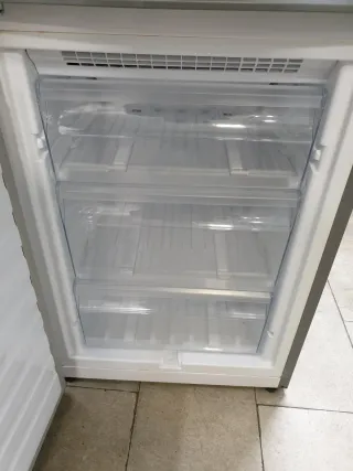 Nevera Whirlpool 200x60cm A+ con Garantía 