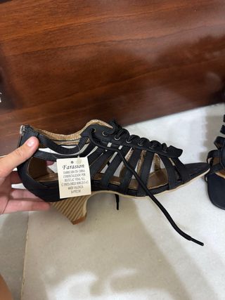 Tacones negros Farasion