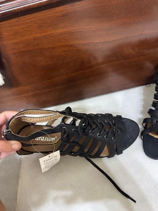 Tacones negros Farasion