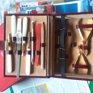 Kit Manicure Nuovo Rosso/Oro