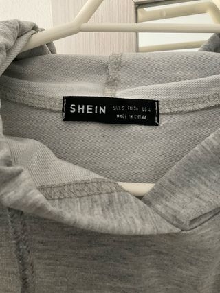 Sudadera gris con capucha y logo Boston