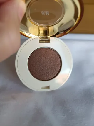 Sombra de ojos marrón