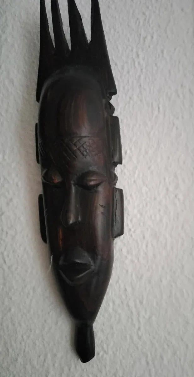 4 Máscaras africanas talladas a mano diferentes ta