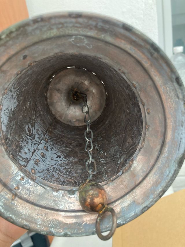 Cencerro decorativo con cuerda