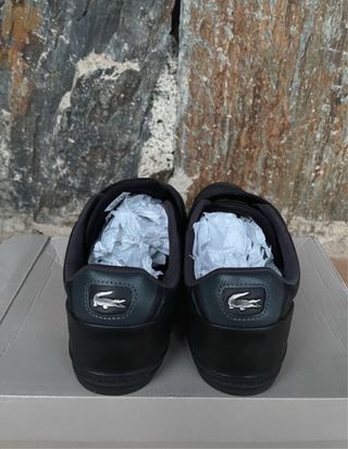 Zapatos Lacoste Negros 
Precio original de 120€