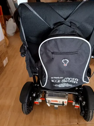 Silla de ruedas eléctrica nueva un solo uso .