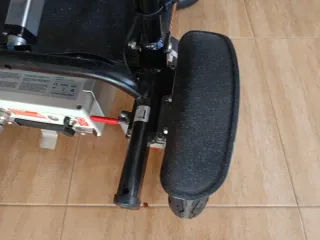 Silla de ruedas eléctrica nueva un solo uso .