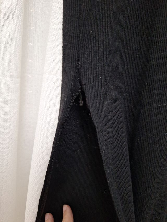 Vestido negro cuello redondo manga 3/4