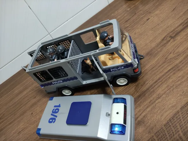 Furgón Policía Playmobil