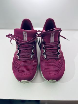 Zapatillas Nike Running Mujer granates 